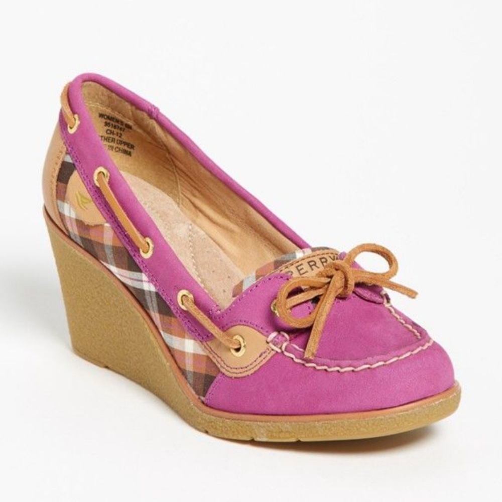 SPERRY Goldfish Wedge Pump
size 9.5